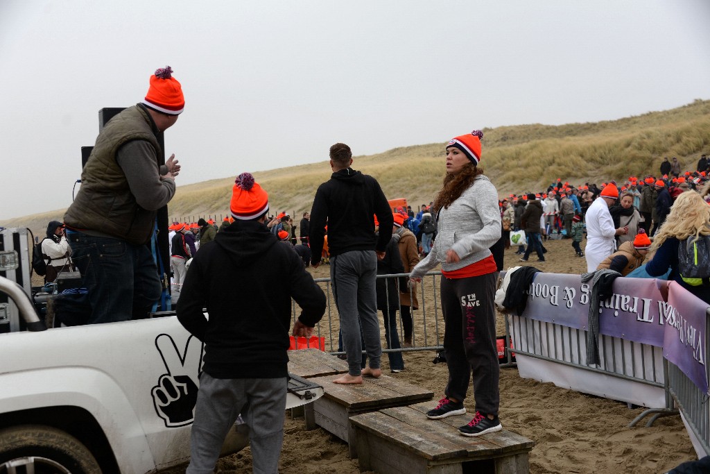 ../Images/Nieuwjaarsduik Nederzandt 2017 004.jpg